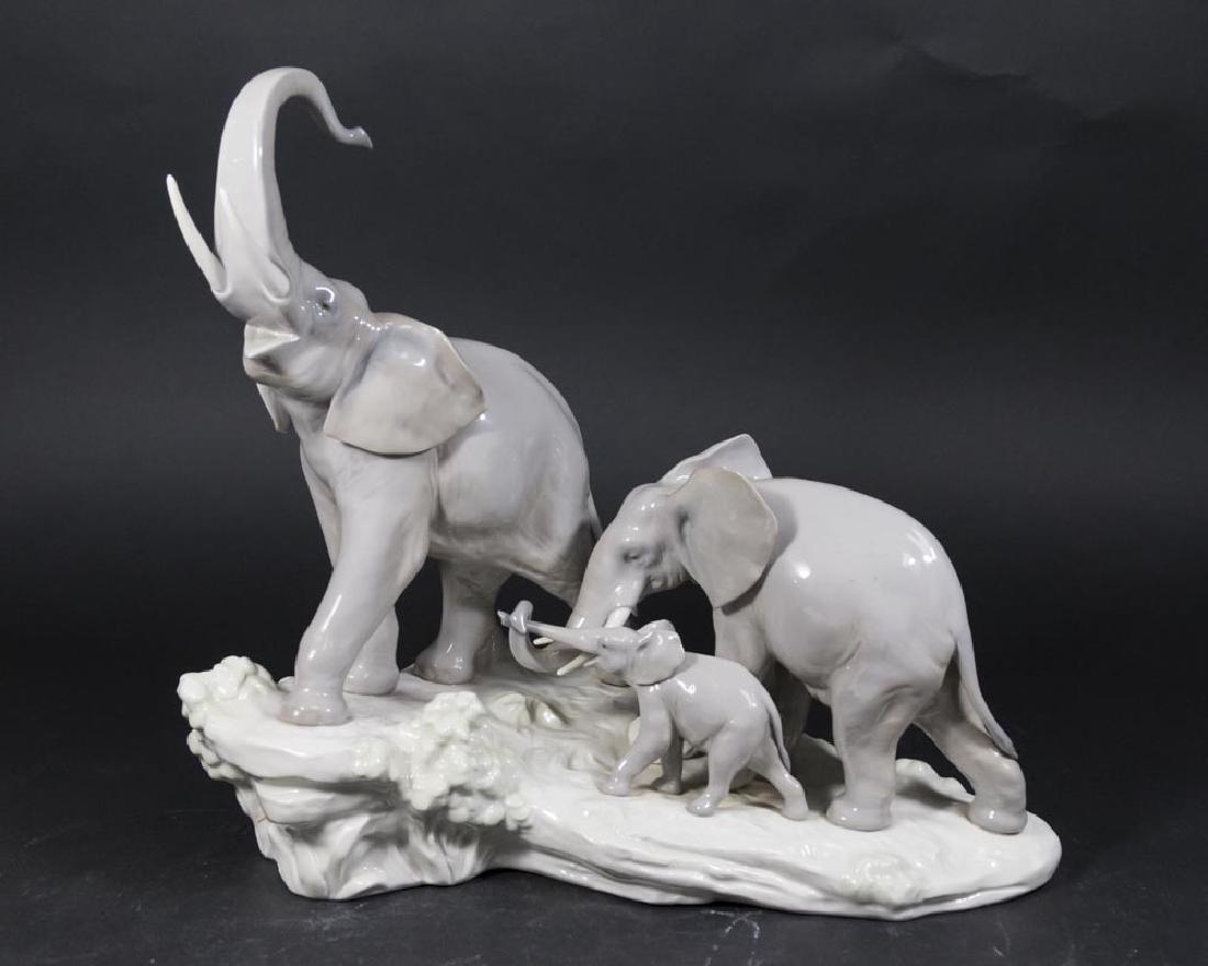 Lladro Grouping, Elephants Walking (1 of 5)