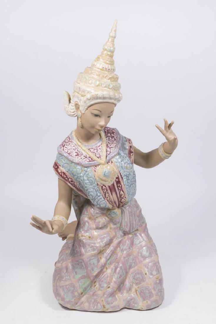 Lladro Thai Dancer (1 of 5)