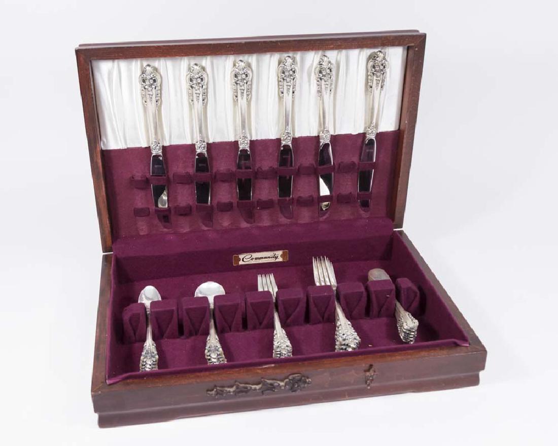 36 Pc. Grand Baroque Sterling Silver Flatware Set (1 of 5)