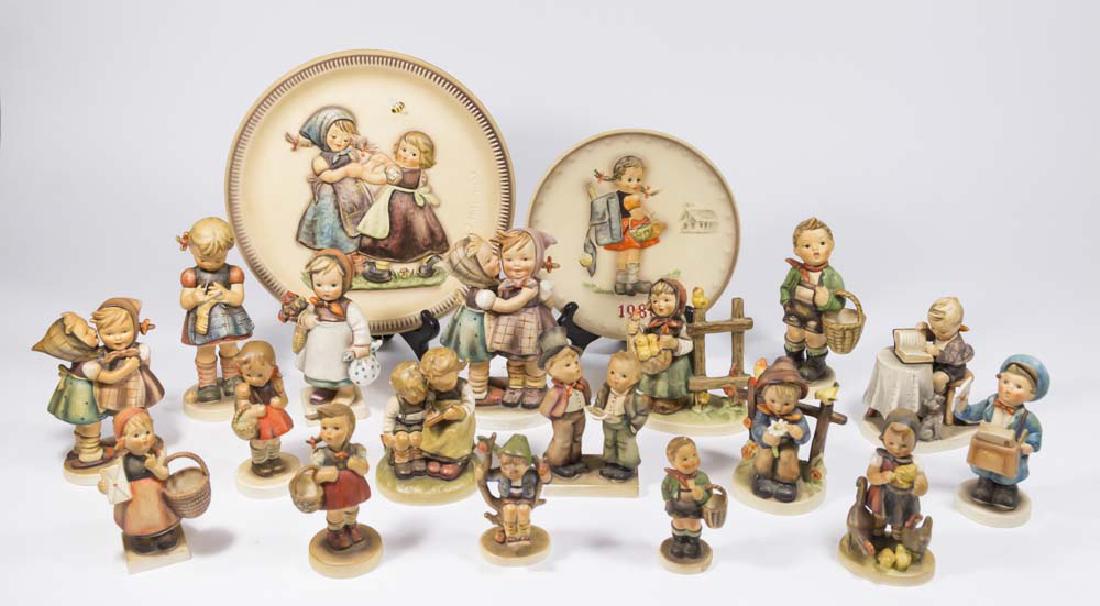 Group Lot 17 Hummel Figures (1 of 10)
