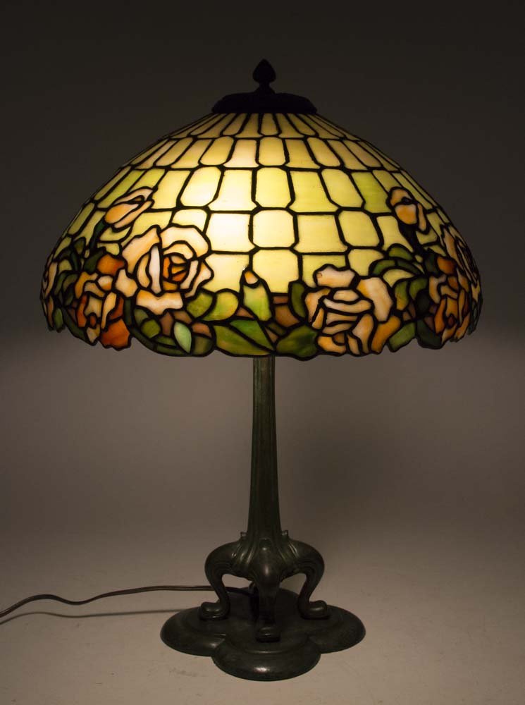 Duffner Kimberly Rose Pattern Stained Glass Lamp (1 of 9)