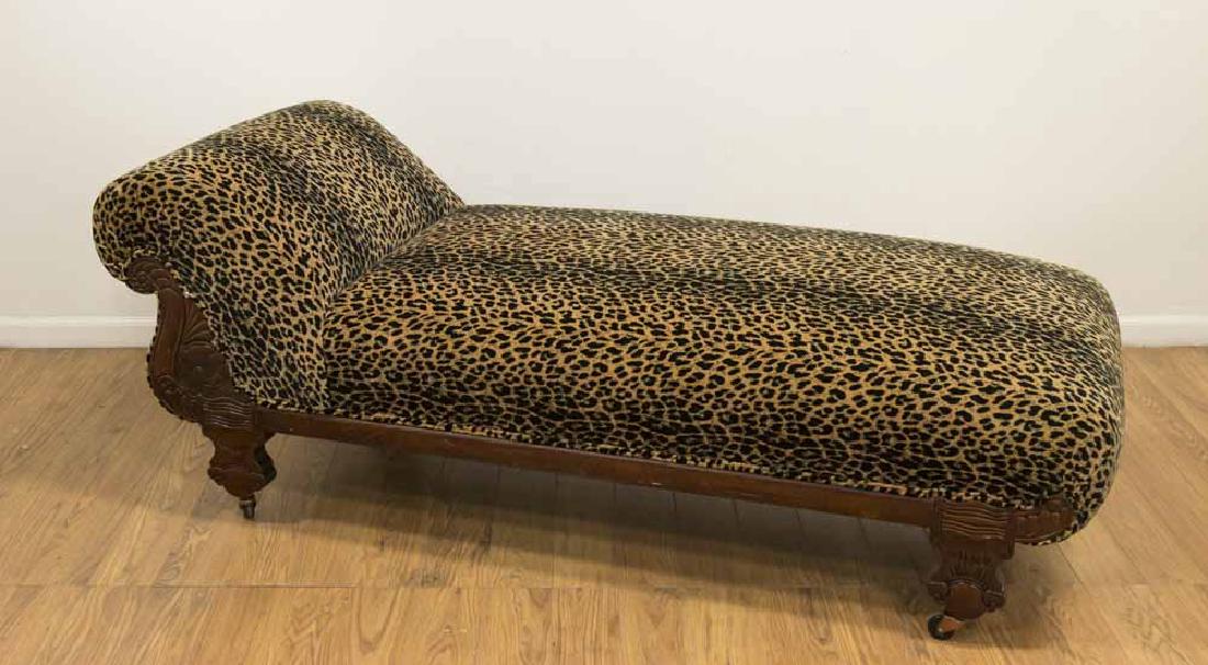 Victorian Fainting Couch (1 of 3)