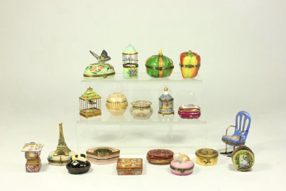 Collection of 18 Small Pill Boxes (1 of 10)