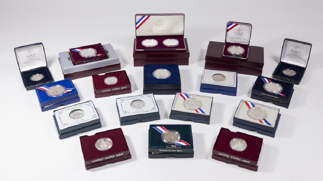 Lot 18 Commemorative Coins (1 of 7)