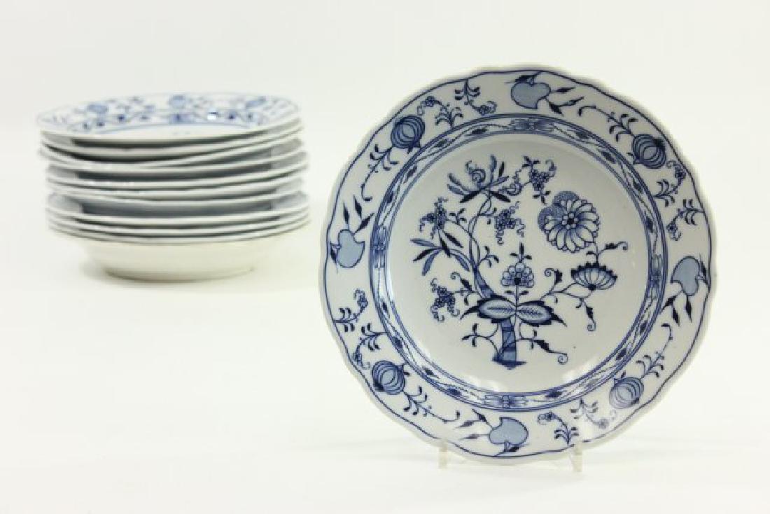 12 Meissen Soup Plates with Onion Pattern (1 of 4)