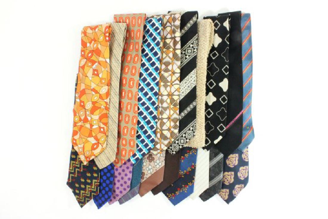 Lot 20 Men's Designer Vintage & Contemporary Ties (1 of 5)