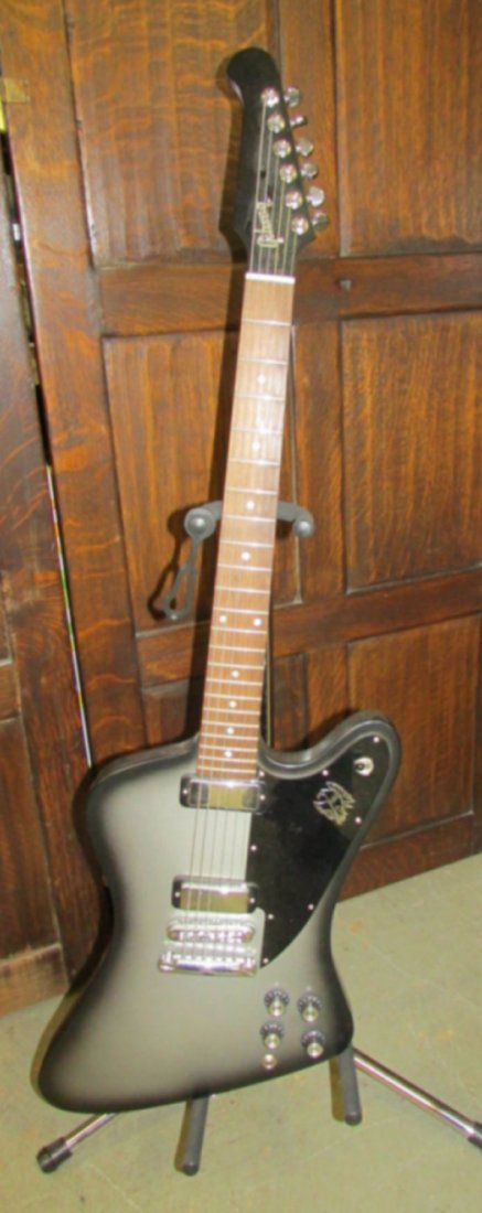 2012 Gibson Thunderbird Electric Guitar (1 of 3)