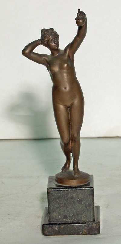 Bronze Venus mounted on marble plynthe