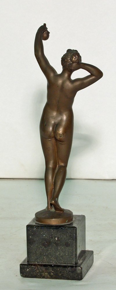 Bronze Venus mounted on marble plynthe - 2