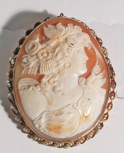 19th c. cameo in gold frame with seed pearls