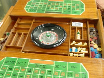Italian satinwood & walnut inlaid games table - 4