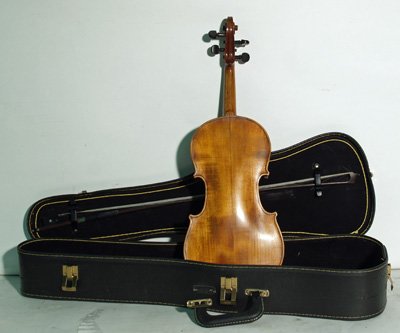Violin in case with bow signed Glasser - 2