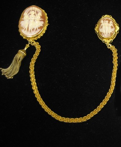 14kt gold double cameo sweater clip: 14kt gold double cameo sweater clip
