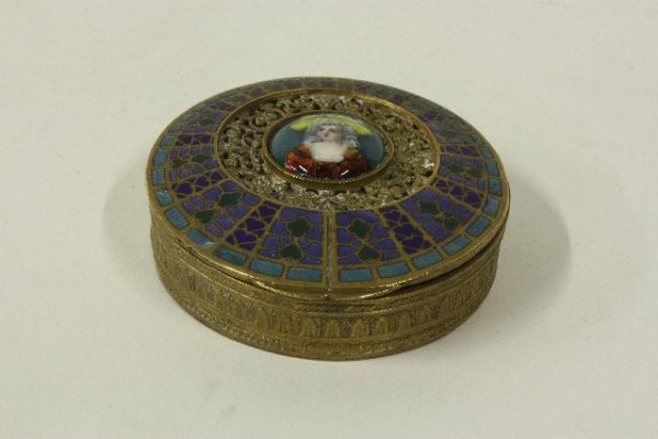 Round enamel pill box: Approx. 2.25" Diam.