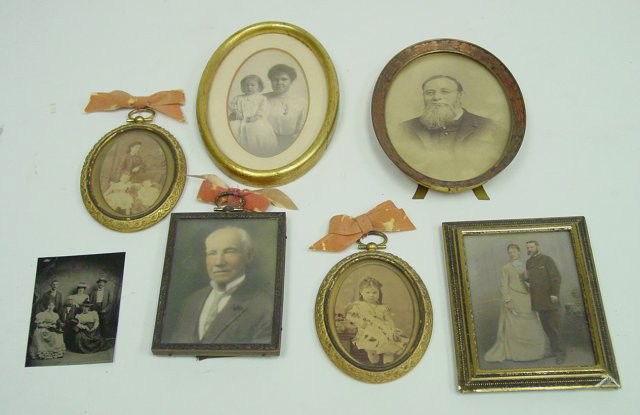 Group lot of small frames: Contents of the Brooklyn Heights Montague Terrace estate of J. Victor Herd & his wife Pauline Hoffman Herd