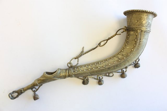 Indian Aboriginal Art bronze ceremonial horn: Approx. 14 1/2"H.