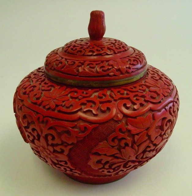 Chinese red cinnabar covered ginger jar: Approx. 6" x 6".