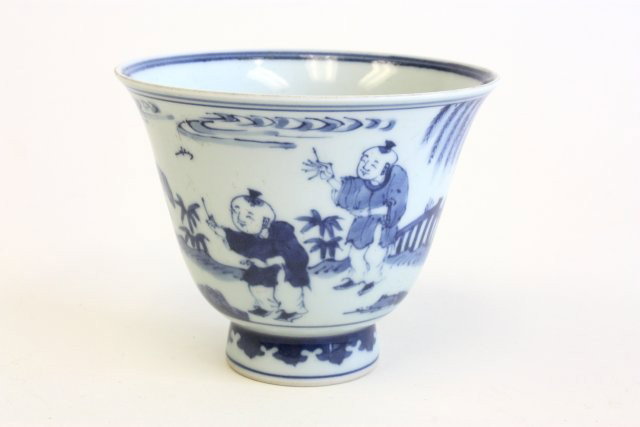Blue & white bowl "Children Playing": "Wan Li Ming". Approx. 4" H. Please read our terms of sale.