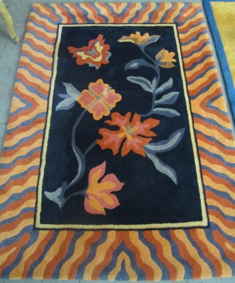 Edward Fields rug: Approx. 5' x 7'. Please read our terms of sale.