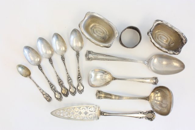 Group lot of assorted sterling smalls: Including: 1 bent napkin ring, 2 salt cellars, & 9 pieces of sterling. Approx. weight 12.5 oz. Please read our terms of sale.