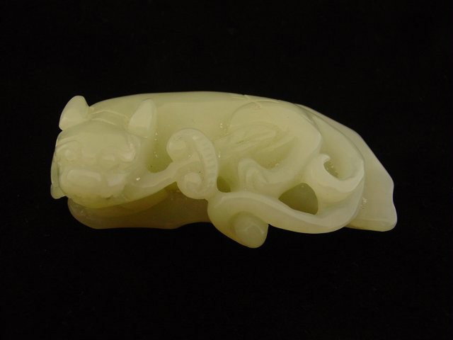 Jade carving of "Foo Dog on a Leaf": Approx. 2.5". Please read our terms of sale.