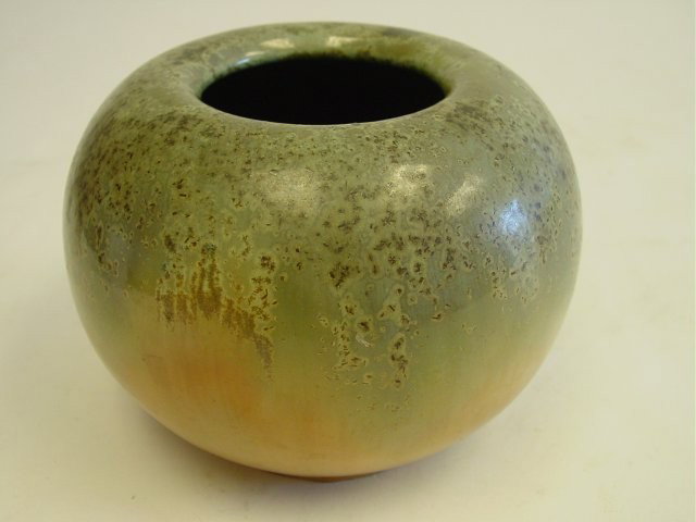 Fulper pottery: Approx. 5' x 7'. Please read our terms of sale.
