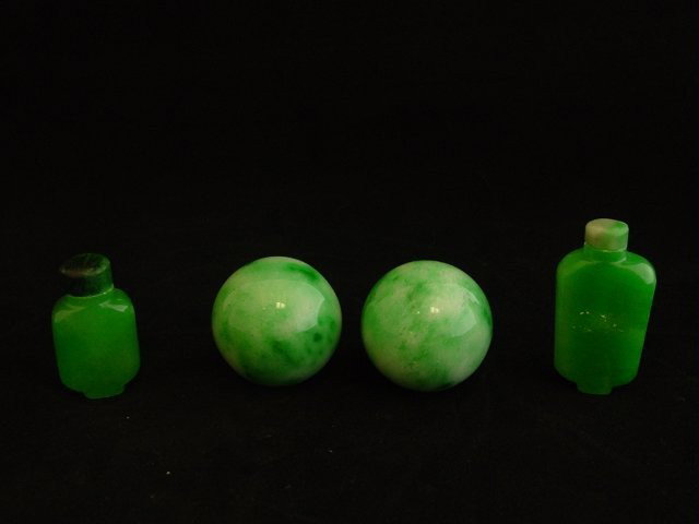 Small lot of jade: Including: 2- Excercise balls. 2- Snuff bottles, modern but good quality. Approx. 1 1/3", 2", & 1.5" Diam. Please read our terms of sale.