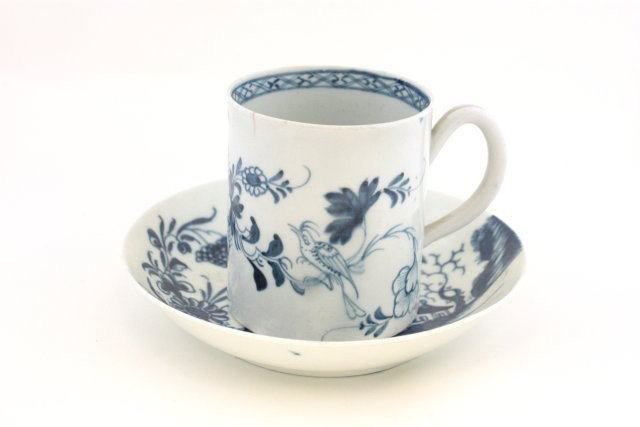 18th c. Royal Worcester blue & white cup & saucer: Blue Willow, unmarked, small line in 1 cup. Cup approx. 2.75" H. Please read our terms of sale.
