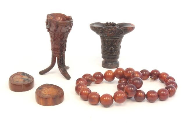6 horn items: 2 beaded bracelets, 2 pendants & 2 cups. Please read our terms of sale.