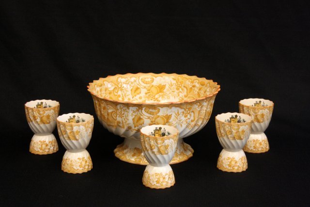 Copeland Spode punchbowl with 5 cups: "Castle" pattern. Approx. 10" D x 5.25" H. Please read our terms of sale.