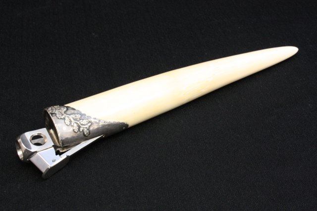 Bone & silver 800 cigar cutter: Approx. 11.5". Please read our terms of sale.