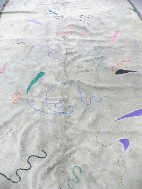 Edward Fields rug with silk threads: Approx. 13' x 20'