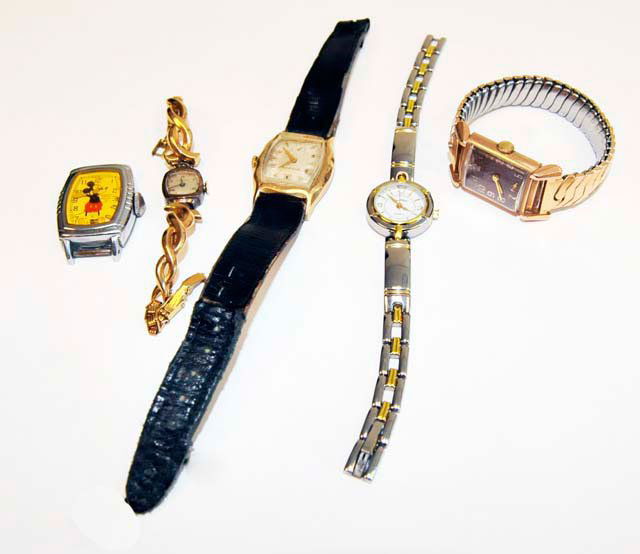 Group lot of 5 vintage wristwatches: Including: Ingersol "Mickey Mouse" with band, Bulova 14kt gold filled ladies quartz watch, Bulova 14kt gold filled watch, Bulova watch with leather band.