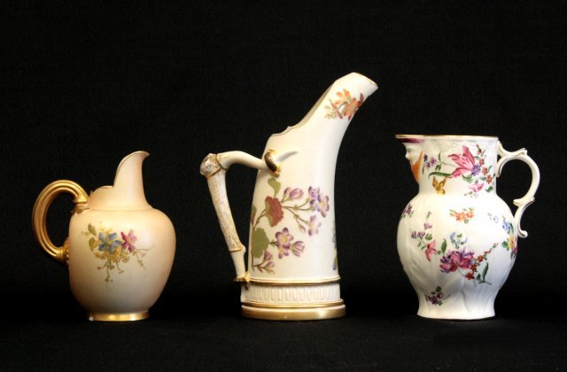 3 Royal Worcester pitchers: 3 Royal Worcester pitchers Please read our terms of sale.