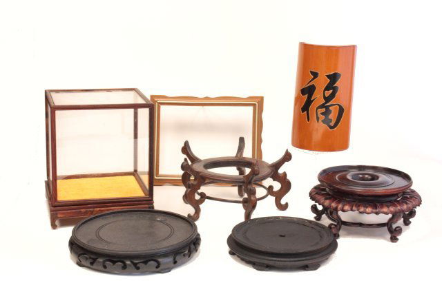 Box of Chinese carved wood stands: Various sizes. Please read our terms of sale.