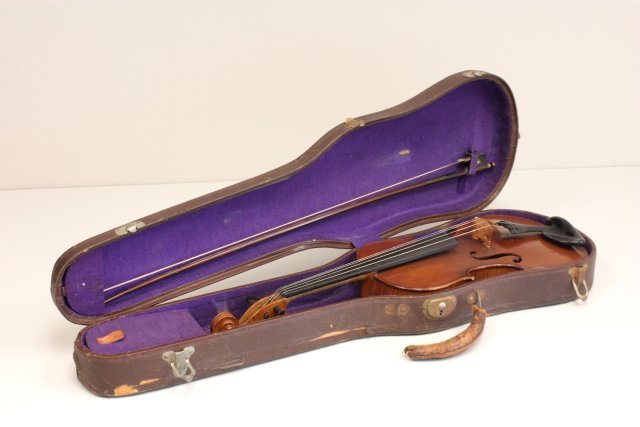 2 piece back violin with paper label: G.A. "Pfretzschner Marneukirchen" & signed bow Karl Sandmann, good condition. Approx. 23" total, body 14.5". Please read our terms of sale.