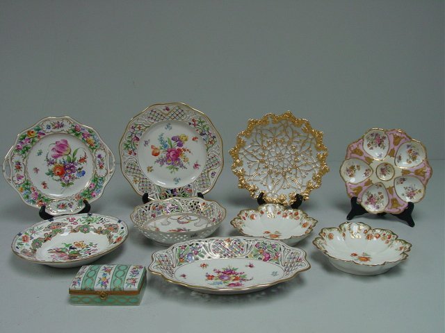 Group lot Meissen, Limoges, Minton & Haviland: Including: Meissen "Floral" plate, Limoges & Bavarian serving plates, Limoges box, Minton bowl, Limoges oyster plate. Total 10 pieces. Please read our terms of sale.
