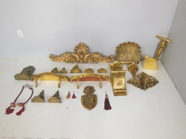 Lot of 18 gilt wood brackets & wall hangs: Assorted sizes.