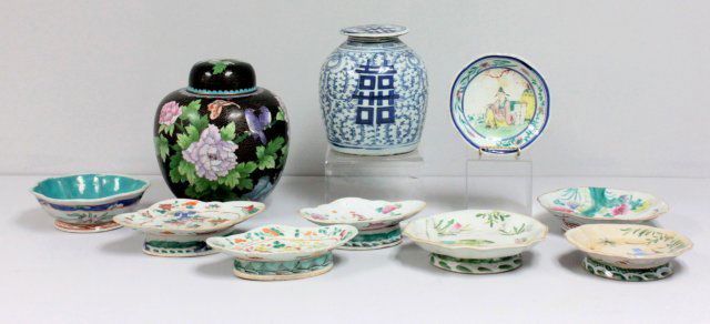 Group lot of 19th & 20th c. Chinese porcelains: Including: Covered blue & white ginger jar & cloisonne jar. Assorted sizes. 11 pieces in total. From a Midtown Manhattan estate.