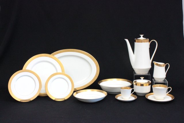 Mikasa bone China dinnerware set "Harrow" pattern: A1-129, used 1 time only, like new. Including: 12- Dinner plates, approx. 10.5" D. 12- Bread & butter plates. 12- Cake plates. 12- Coffee saucers. 12- Coffee cups. 12- Soup bowls. 1- Coffee pot with l
