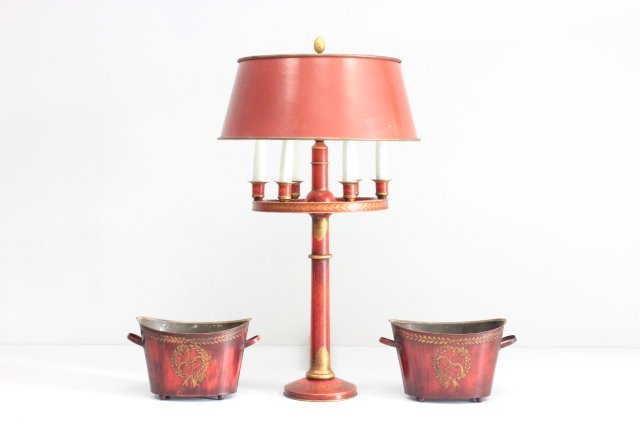 Group lot of assorted smalls: Including: 1- Paint decorated metal Tole lamp. 2- Metal cache pots.