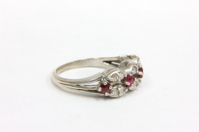 14kt white gold, diamond & ruby ring - 2
