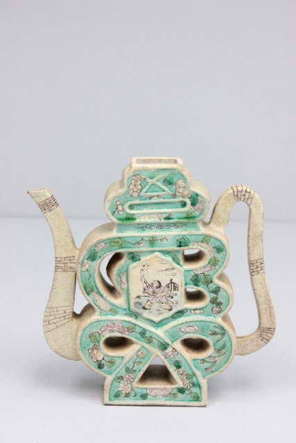 19th c. Chinese Famille Verte porcelain pitcher