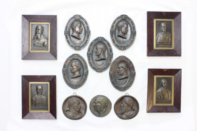 Group lot of 13 plaques: "Generals," including Ludendorff, von Tirpitz, von Hindenburg, von Mackensen, Albert 1 King of Belgium, Joffre, Earl Kitchener, Sir John French, Sir J.R. Jellicoe and others. 4 framed, the balance unf