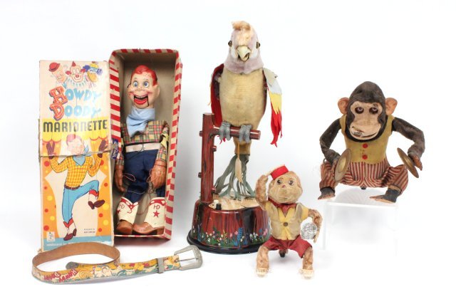 Group lot of vintage toys: Including: Monkey with cymbals (as is), Bellhop monkey, recording "Parrot" & Howdy Doody marionette & leather belt in original box.