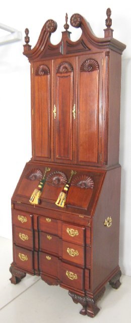 Closed door block front secretary after Goddard: Closed door block front secretary after Goddard