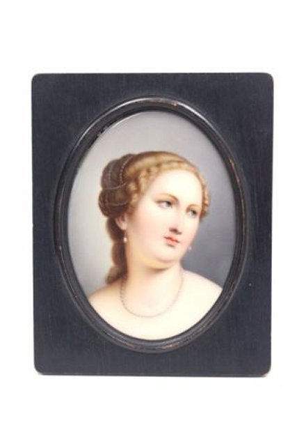 Handpainted porcelain oval plaque: "Woman with Pearls in her Hair". Plaque approx. 6.5" x 4.75", 8.5" x 6.5" with frame. (3192.27)