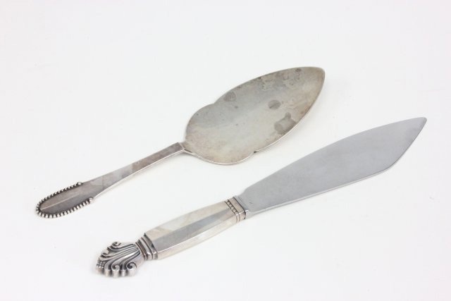 2 George Jensen sterling silver serving pieces: 1 Beaded pattern, 1 Acanthus pattern.