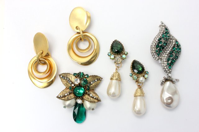 Group lot of fabulous costume jewelry: Including - 1 - Alice Caviness brooch, 1 - DeMarl Brooch & pair of earrings (missing stone). 1 - pair of Clara Studios Goldtone earrings.
