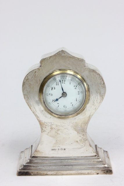 English sterling silver miniature mantle clock: Birmingham hallmark, for Henry Clifford Davis 1907. No key.